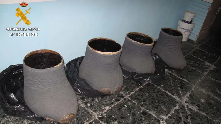 Patas de elefante incautadas por la Guardia Civil de Navarra en Los Arcos.
