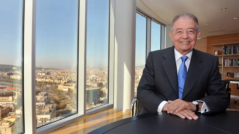 El presidente de honor de Gas Natural Fenosa, Salvador Gabarró, falleció esta madrugada en Barcelona a los 81 años de edad.