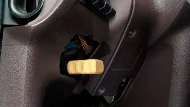 Dispositivo que falseaba las emisiones de gases en el camión búlgaro. PFORAL