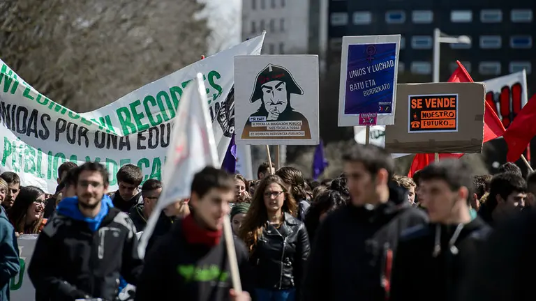 Huelga de estudiantes por Ikasle Abertzaleak. PABLO LASAOSA 03