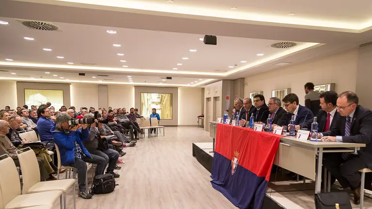 Asamblea extraordinaria de socios compromisarios de Osasuna para modificar los estatutos del club (14). NAVARRA.com