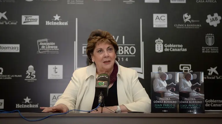 Paloma Gómez Borrero en la presentación de su libro sobre Juan Pablo II. EP.