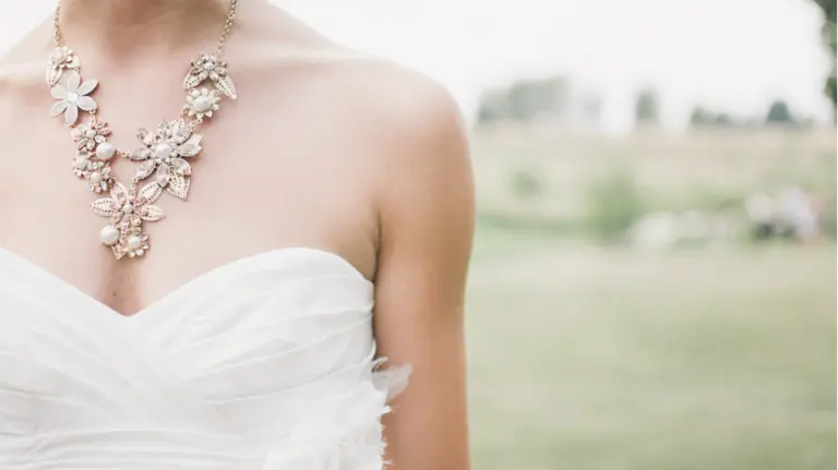 Una mujer antes de casarse en una foto de recurso. ARCHIVO