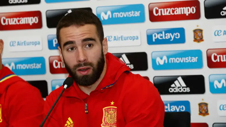 Dani Carvajal en rueda de prensa. Foto web Sefútbol.