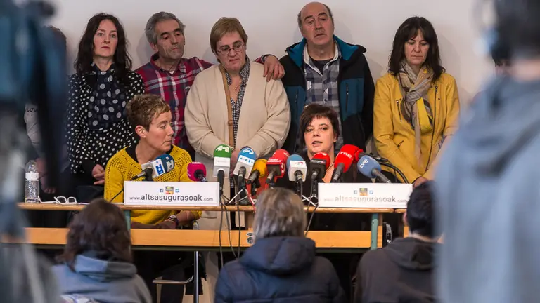 Rueda de prensa de las familias de los jóvenes encarcelados por la agresión en Alsasua a dos guardias civiles y sus parejas (10). NAVARRA.com
