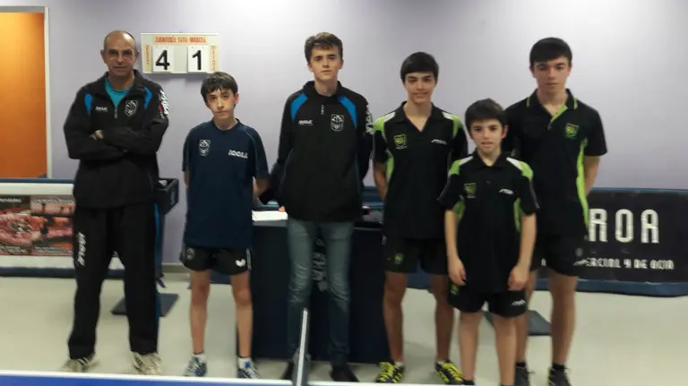 Partido del Oberena de tenis de mesa.