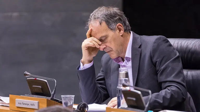 Pleno del Parlamento de Navarra. Adolfo Araiz (01). IÑIGO ALZUGARAY
