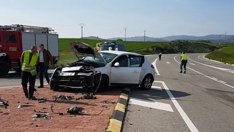 Accidente de tráfico en Allo, en el que han resultado heridas dos personas.