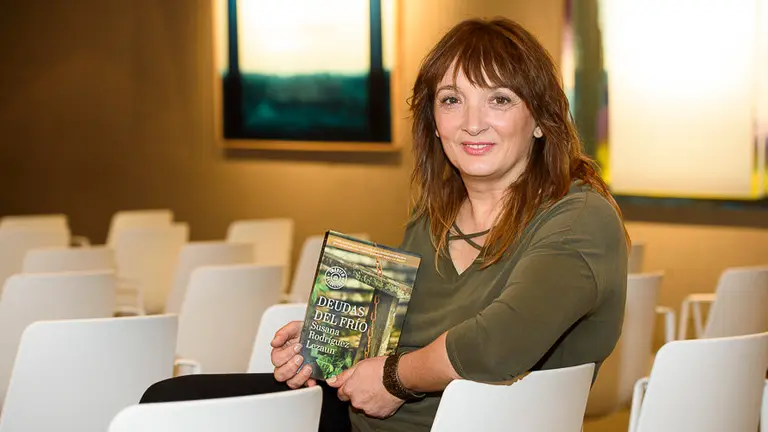 Susana Rodríguez presenta su segundo libro, Deudas del frío, en Ámbito Cultural de El Corte Inglés de Pamplona. PABLO LASAOSA 01