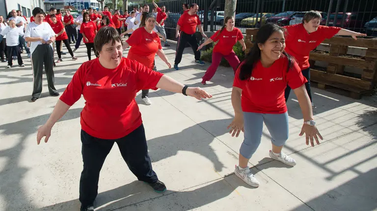 Tasubinsa ha acogido una clase de zumba con motivo del Día de la Salud