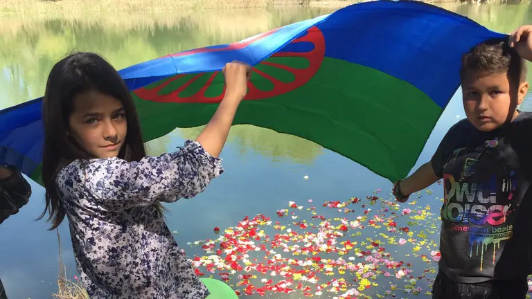 Las Entidades Gitanas de Navarra han celebrado en Caparroso su tradicional Ceremonia Del Río, con motivo del Día Internacional del Pueblo Gitano CEDIDA (5)