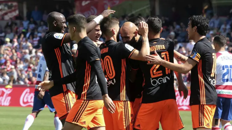 Los jugadores del Valencia CF celebran un gol. Lfp.