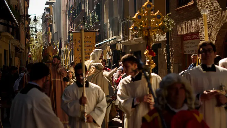 Procesión del Domingo de Ramos en la Catedral de Pamplona con la presencia del Arzobispo, Francisco Pérez. PABLO LASAOSA (8)