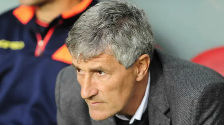 Quique Setién, en el banquillo. Foto web Ud Las Palmas.