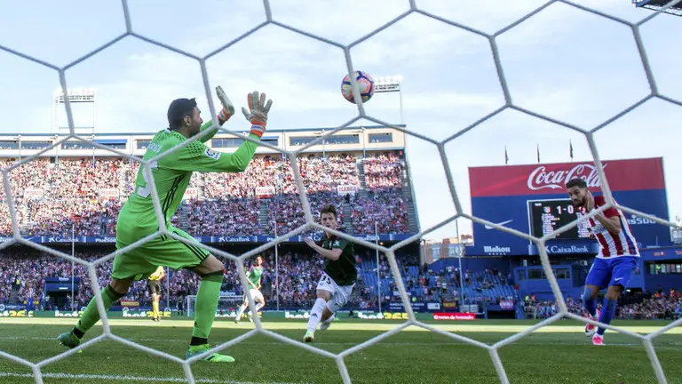 Partido entre Atlético de Madrid y Osasuna en el Vicente Calderón.  (53)