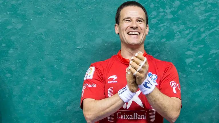 Festival para despedir al pelotari de Leitza Abel Barriola en el Labrit de Pamplona (05). IÑIGO ALZUGARAY