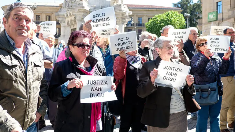Concentración de los familiares de los jóvenes detenidos por los sucesos de Alsasua de octubre (02). IÑIGO ALZUGARAY