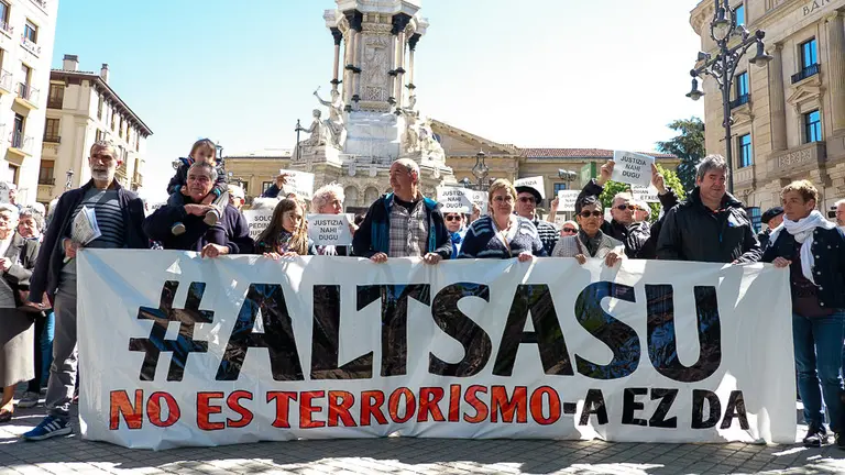 Concentración de los familiares de los jóvenes detenidos por los sucesos de Alsasua de octubre (03). IÑIGO ALZUGARAY