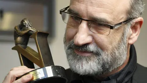 El escritor guipuzcoano Fernando Aramburu en una imagen de archivo al recibir el Premio Tusquets EFE