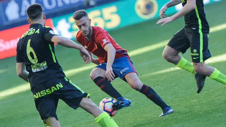 Imágenes del Osasuna - Sporting en El Sadar. MIGUEL OSÉS (7)