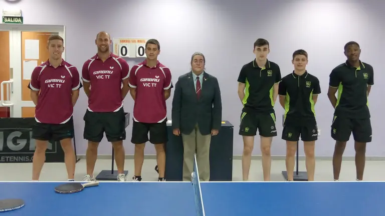 Participantes en un partido de liga en Oberena.