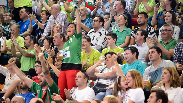 El Helvetia Anaitasuna se enfrenta al Magdeburgo alemán en el partido de ida de la eliminatoria de cuartos de final de la Copa EHF. PABLO LASAOSA 29