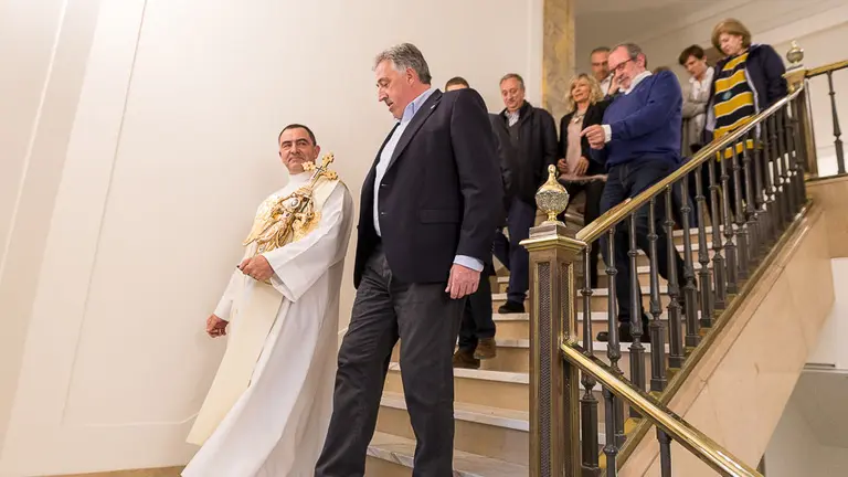 El Ayuntamiento de Pamplona recibe al Ángel de Aralar (27). IÑIGO ALZUGARAY