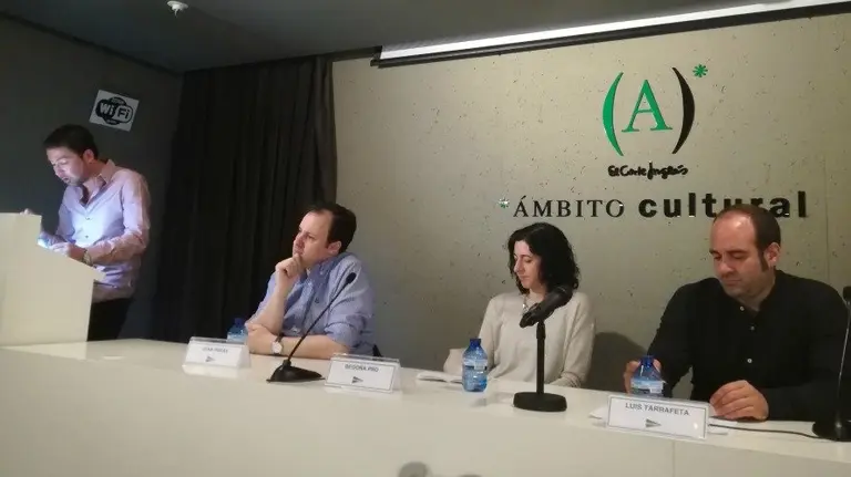 Encuentro con escritores en Ámbito Cultural de El Corte Inglés de Pamplona.