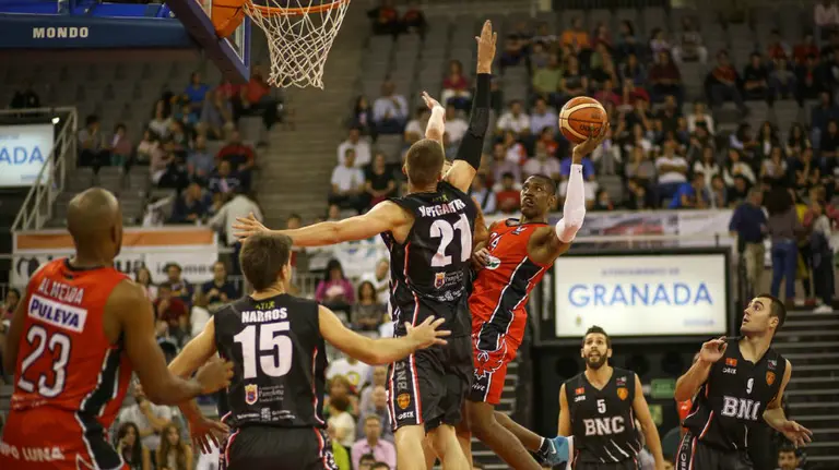 Partido Coviran Granada - Basket Navarra. Twitter Fundación CBG