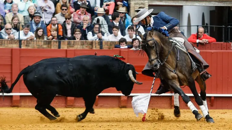 Sergio galán ha conseguido una meritoria oreja en Sevilla. FOTO MAESTRANZA PAGÉS.