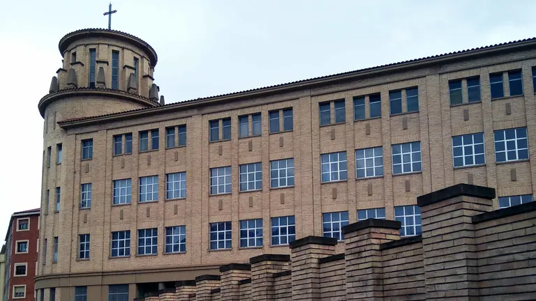 Imagen del edificio de los Maristas, edificio de Víctor Eusa. FOTO EDUARDO LAPORTE