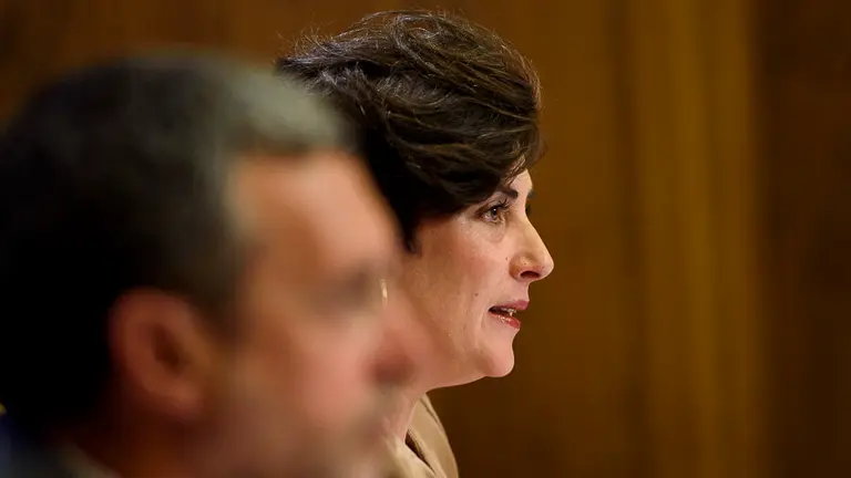 Miguel Laparra y María Solana informan en rueda de prensa sobre los asuntos tratados en la sesión de Gobierno. PABLO LASAOSA 03