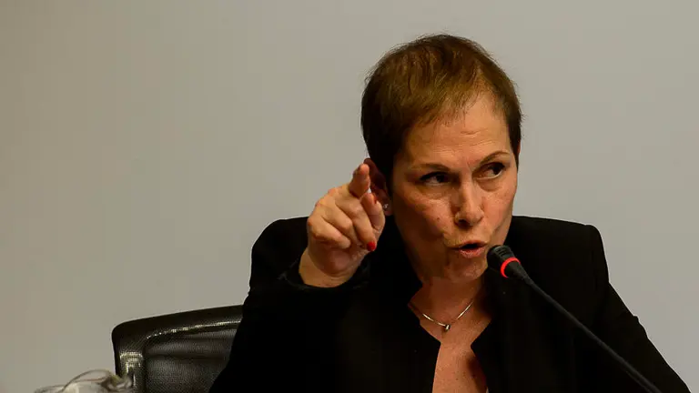 La presidenta del Gobierno foral, Uxue Barkos, comparece en el Parlamento por la reunión con los verificadores del desarme de ETA. PABLO LASAOSA (10)