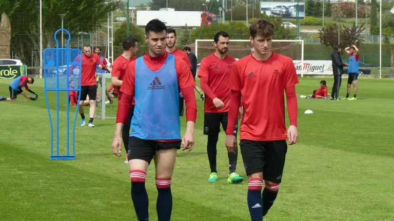 Jaime Romero y Olavide, en primer plano, en Tajonar.