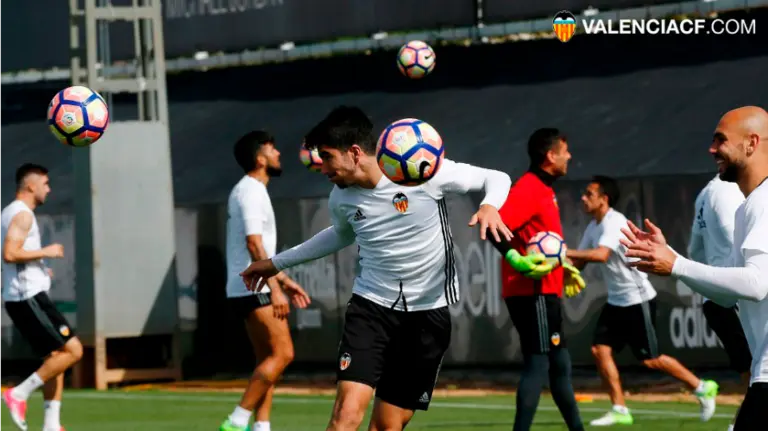 Entrenamiento en Paterna. Valencia CF.