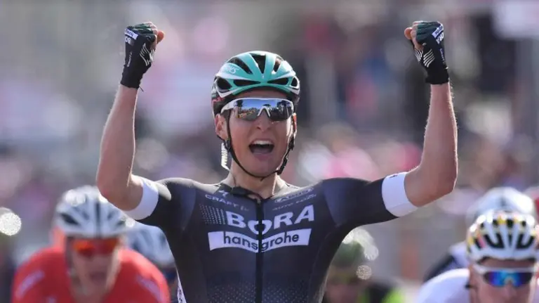 Triunfo austríaco en la priemra etapa del Giro. Twitter Giro.