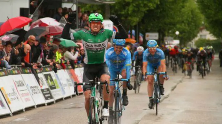 Triunfo de Justin Oien para el Caja Rural.