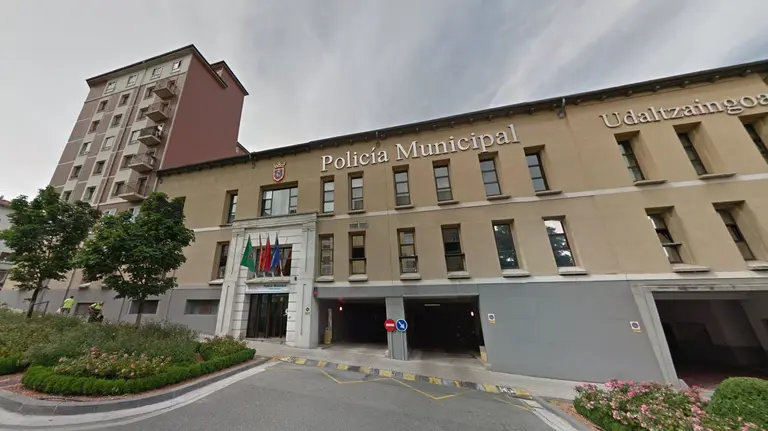 Monasterio de Irache número 2, dependencias de la Policía Municipal de Pamplona