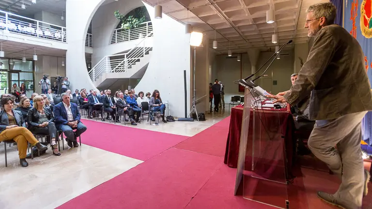 El fundador de la ONG británica Reprieve, Clive Stafford Smith, recoge el Premio Internacional Jaime Brunet a los Derechos Humanos (32). IÑIGO ALZUGARAY