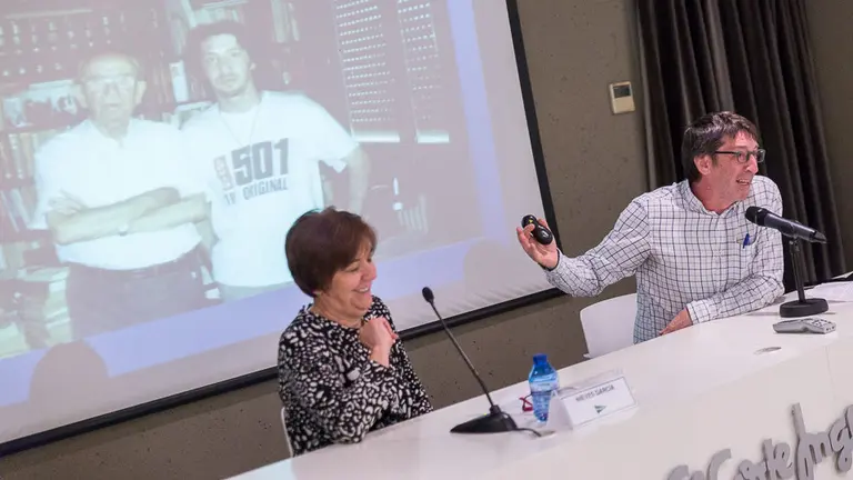 Presentación del libro 'Julián Gayarre. La voz de paraíso' de Óscar Salvoch en la sala cultural de El Corte Inglés (05). IÑIGO ALZUGARAY