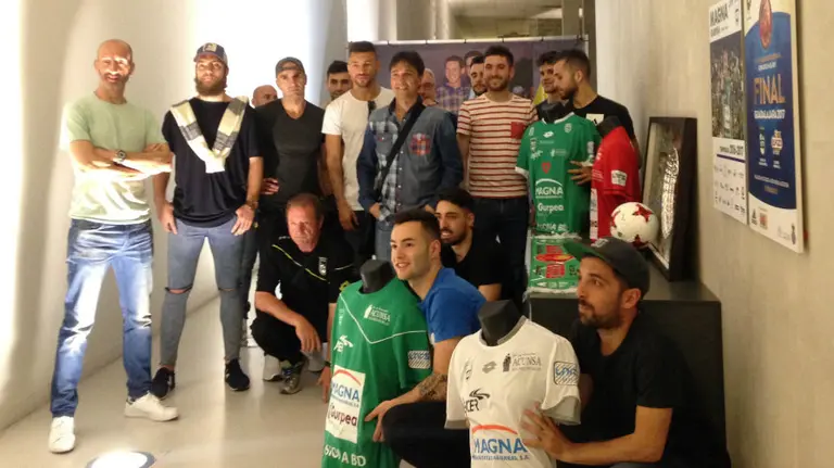 Plantilla del Magna Gurpea en Baluarte.