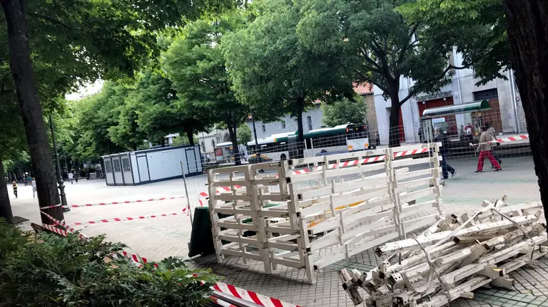 La tómbola de Cáritas inicia el montaje para estar lista el próximo 27 de mayo