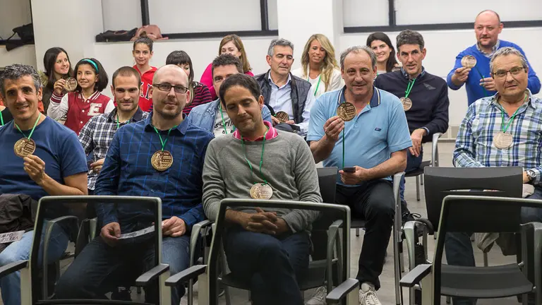 Celebración de una conferencia-coloquio con el exatleta Fermín Cacho, campeón olímpico en Barcelona 92 (07). IÑIGO ALZUGARAY