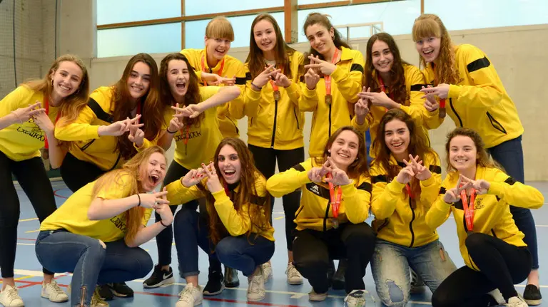 Jugadoras del Lagunak Lakita ante la fase de ascenso. Web Lagunak Baloncesto.