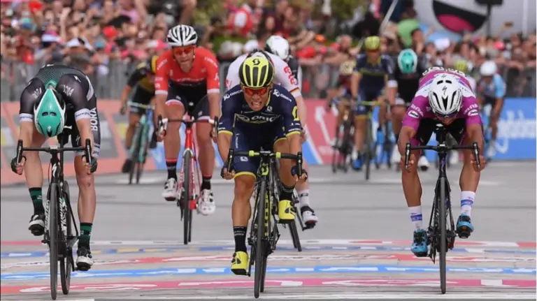 Caleb Ewan del Orica se impone al esprint. Twitter Giro.