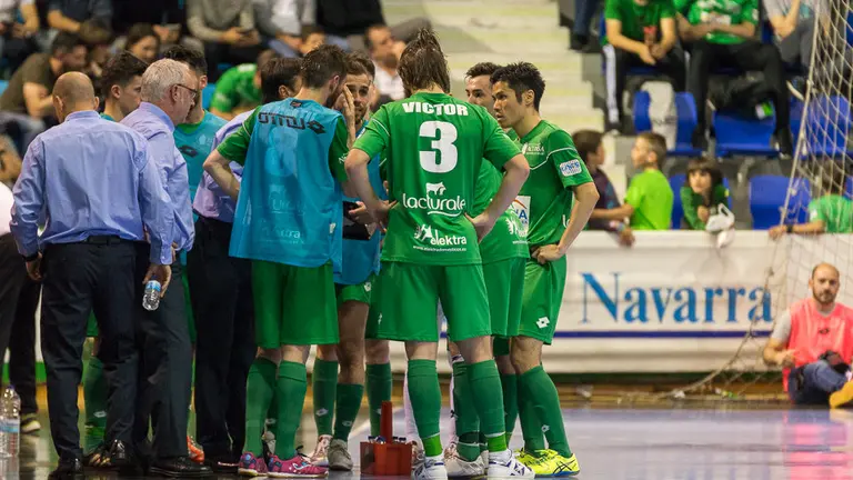 Primer partido de la eliminatoria de cuartos de final de la liga de fútbol sala entre Magna Gurpea y Jaén Paraíso (68). IÑIGO ALZUGARAY