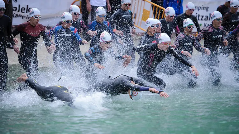 Celebración del Half Triatlón Pamplona que acoge el Campeonato de España. MIGUEL OSÉS (7)
