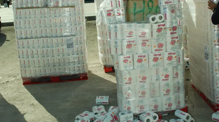 La carga de papel higiénico del camionero