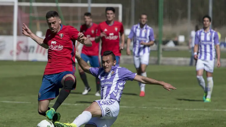 Kike Barja en acción ante el Valladolid B. Foto CA Osasuna.