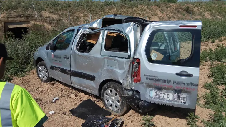 Accidente en la AP-68 por una salida de vía
